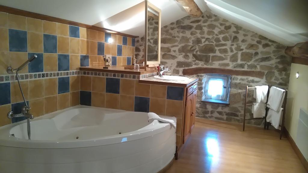 Les Vergnes Saint-Pardoux-le-Neuf Extérieur photo